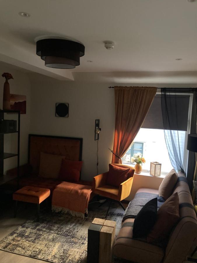 Downtown Historical House With Renovated Apartments 올레순 외부 사진