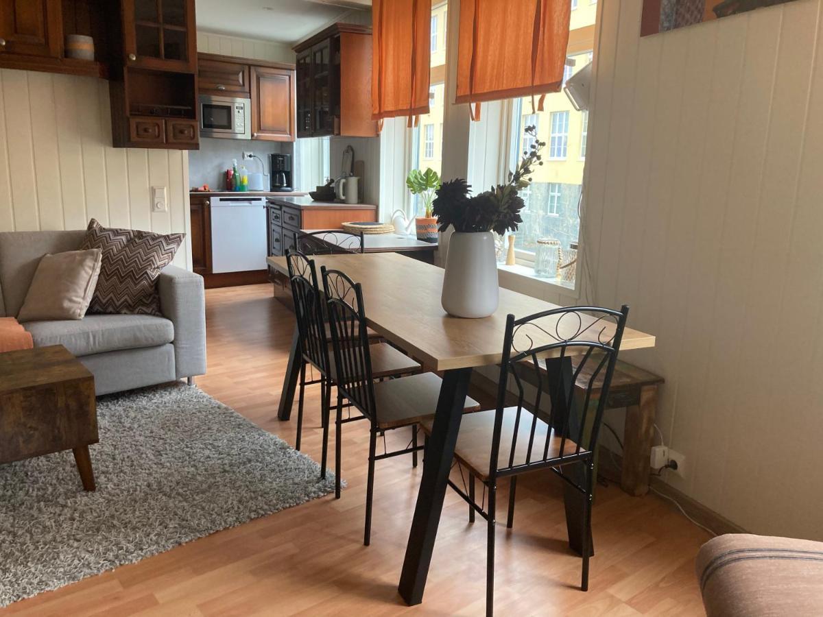 Downtown Historical House With Renovated Apartments 올레순 외부 사진