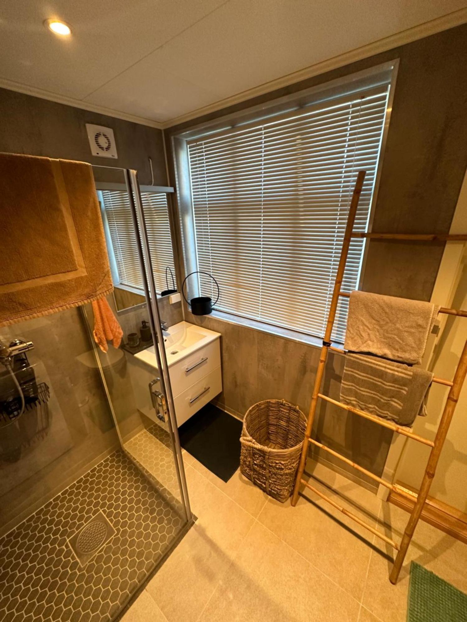Downtown Historical House With Renovated Apartments 올레순 외부 사진