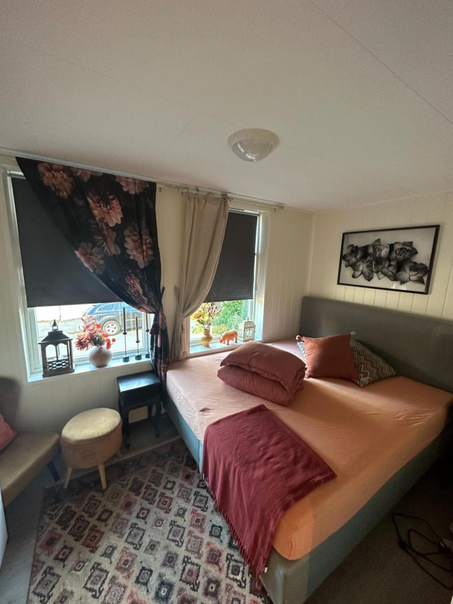 Downtown Historical House With Renovated Apartments 올레순 외부 사진